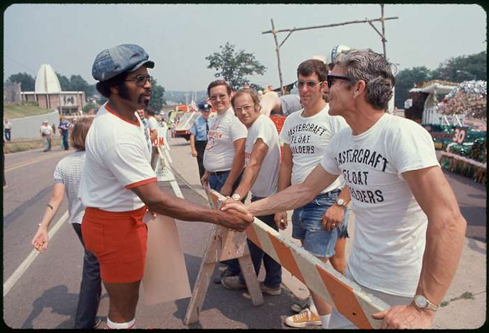 players-strike-1974-handshake-ji.jpg